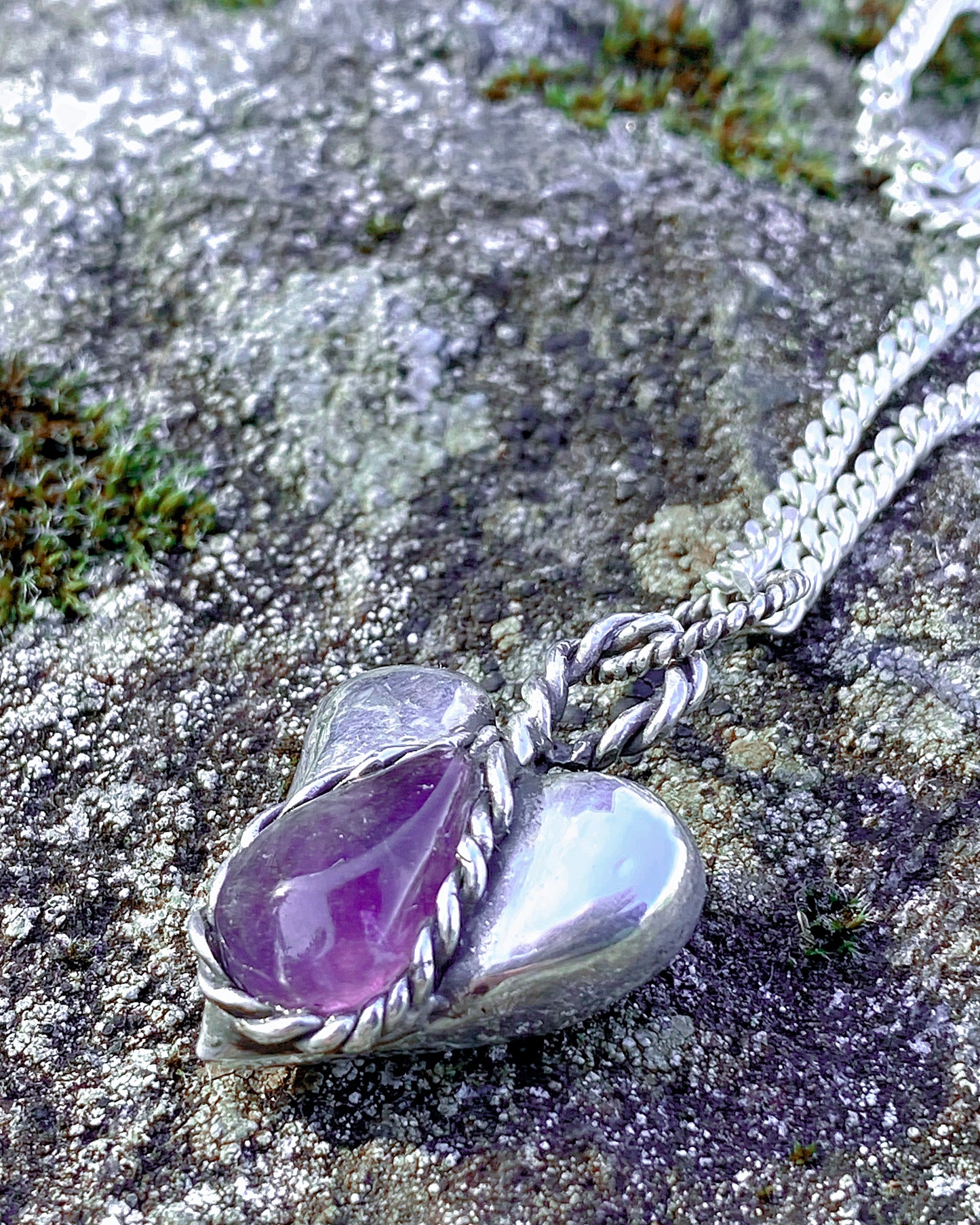꩜ volua ꩜ heavy amethyst heart