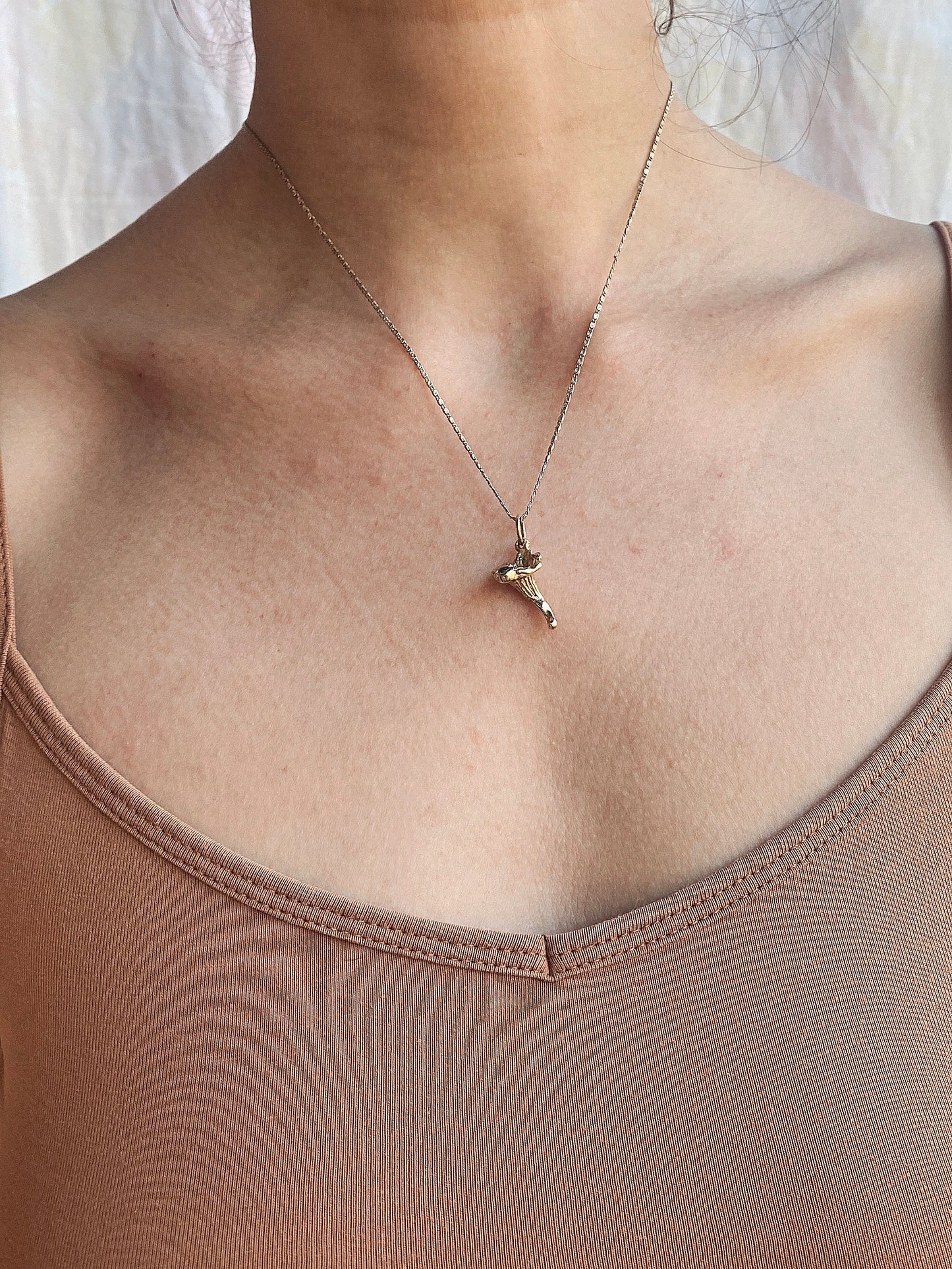 solid 14k gold mushroom pendant // 'dewy agarica'