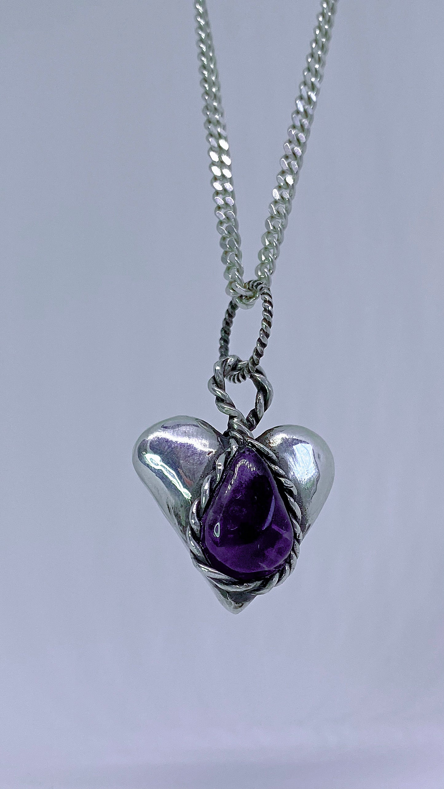 ꩜ volua ꩜ heavy amethyst heart