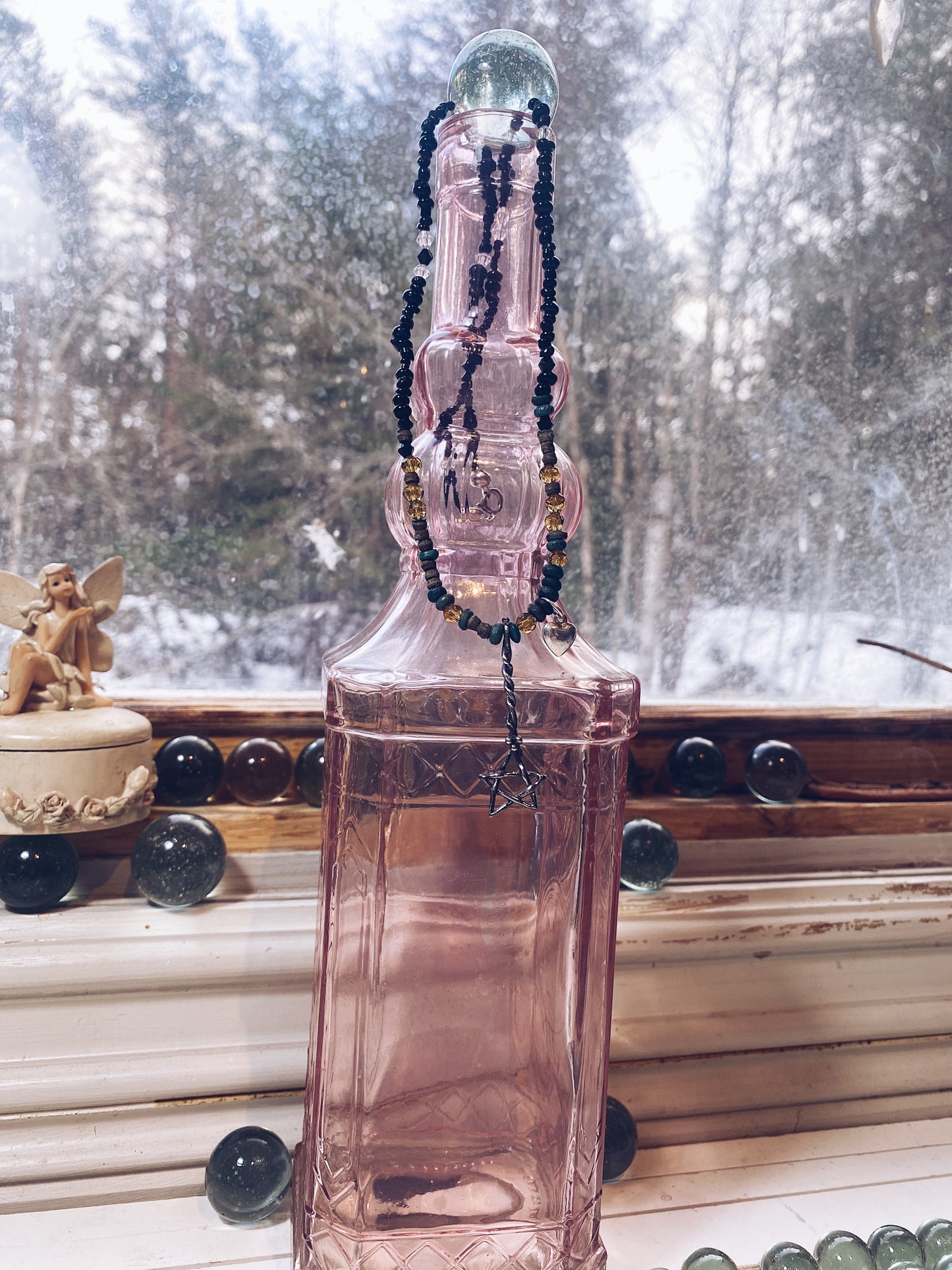 ꩜ volua ꩜ five star wand and heart on forest night strand