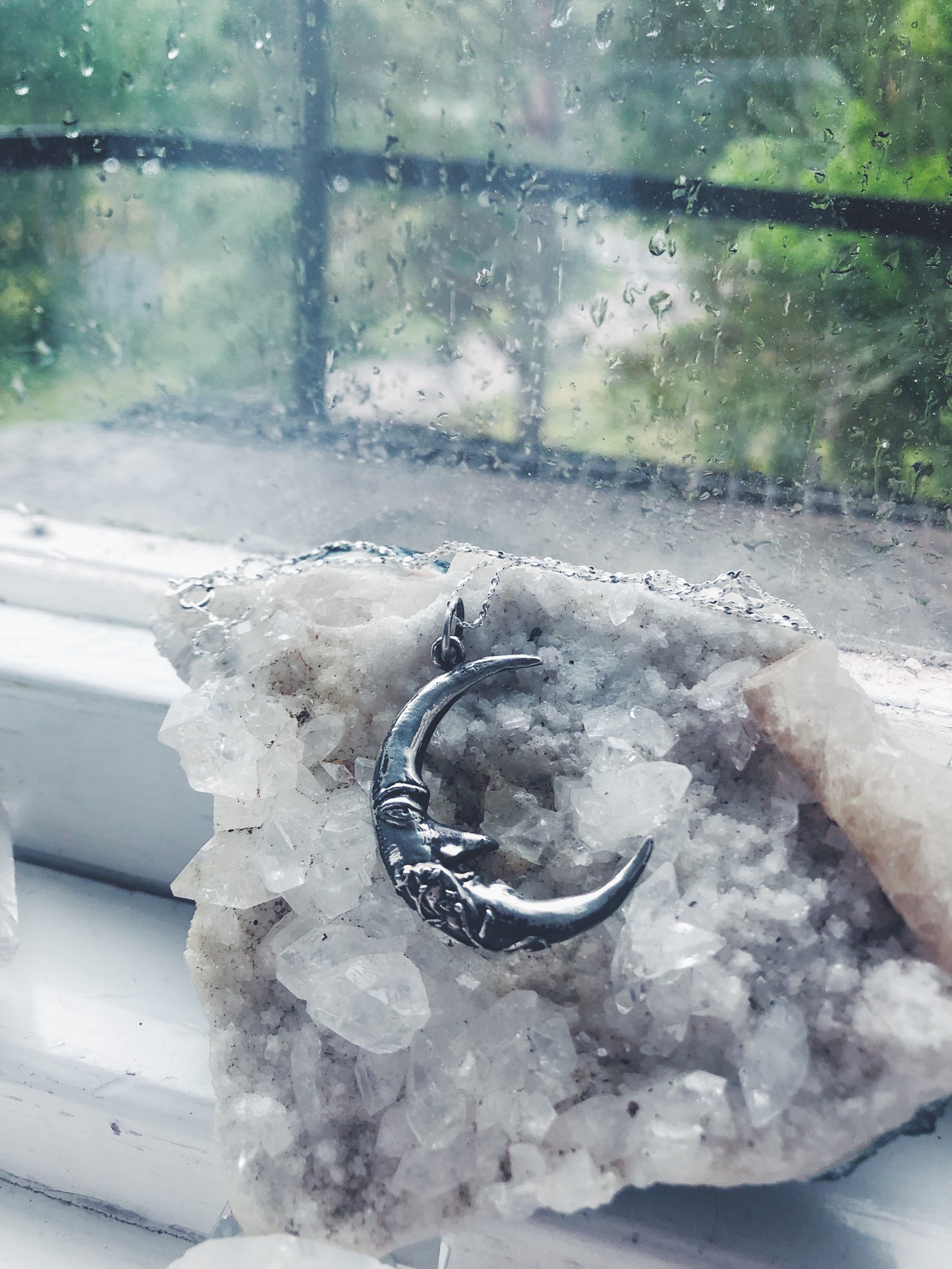 lune II // large crescent pendant