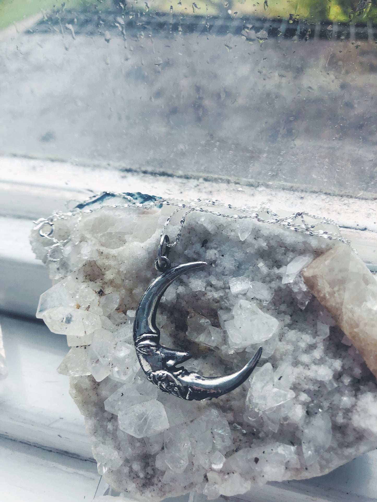 lune II // large crescent pendant
