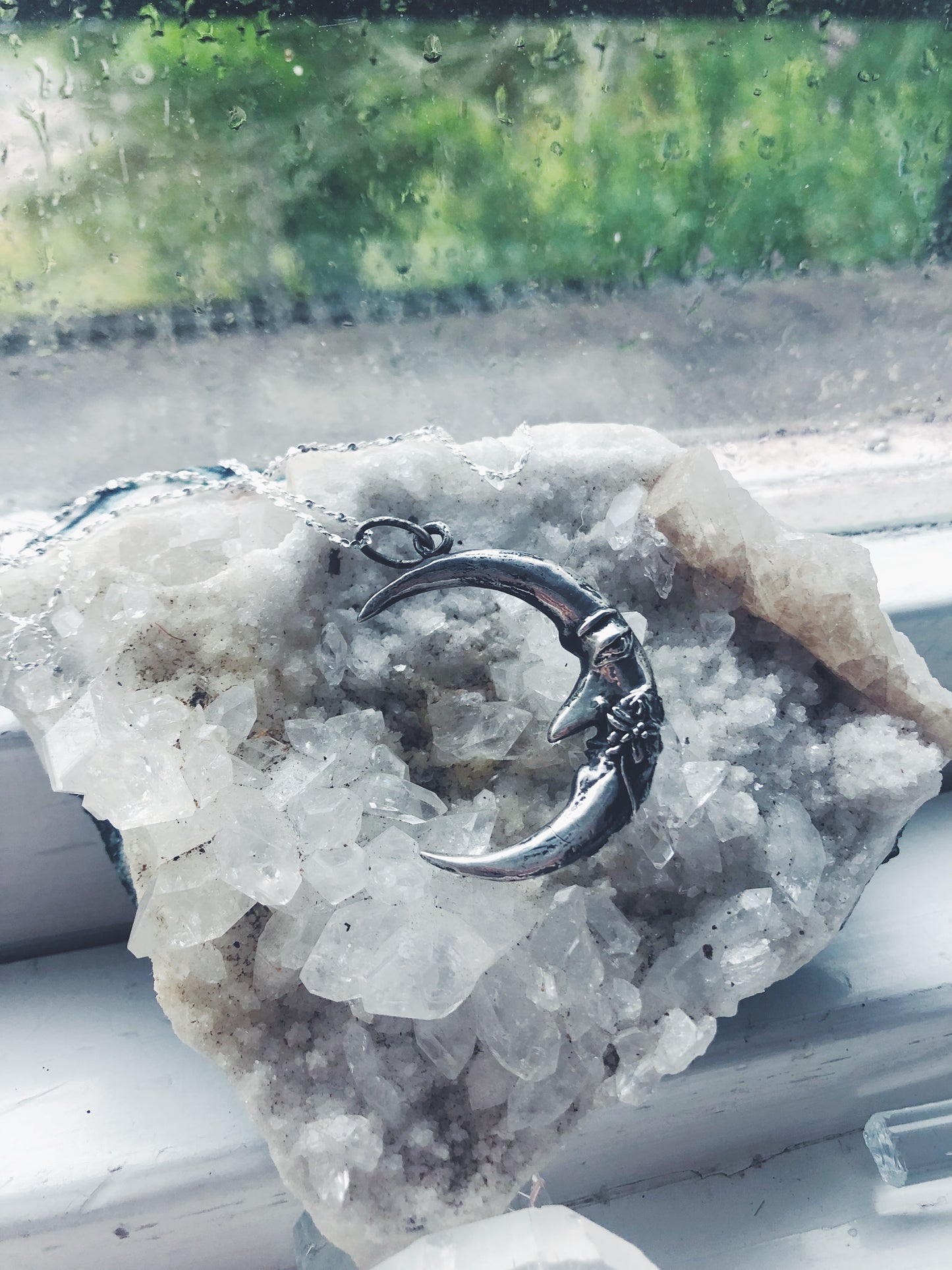 lune II // large crescent pendant