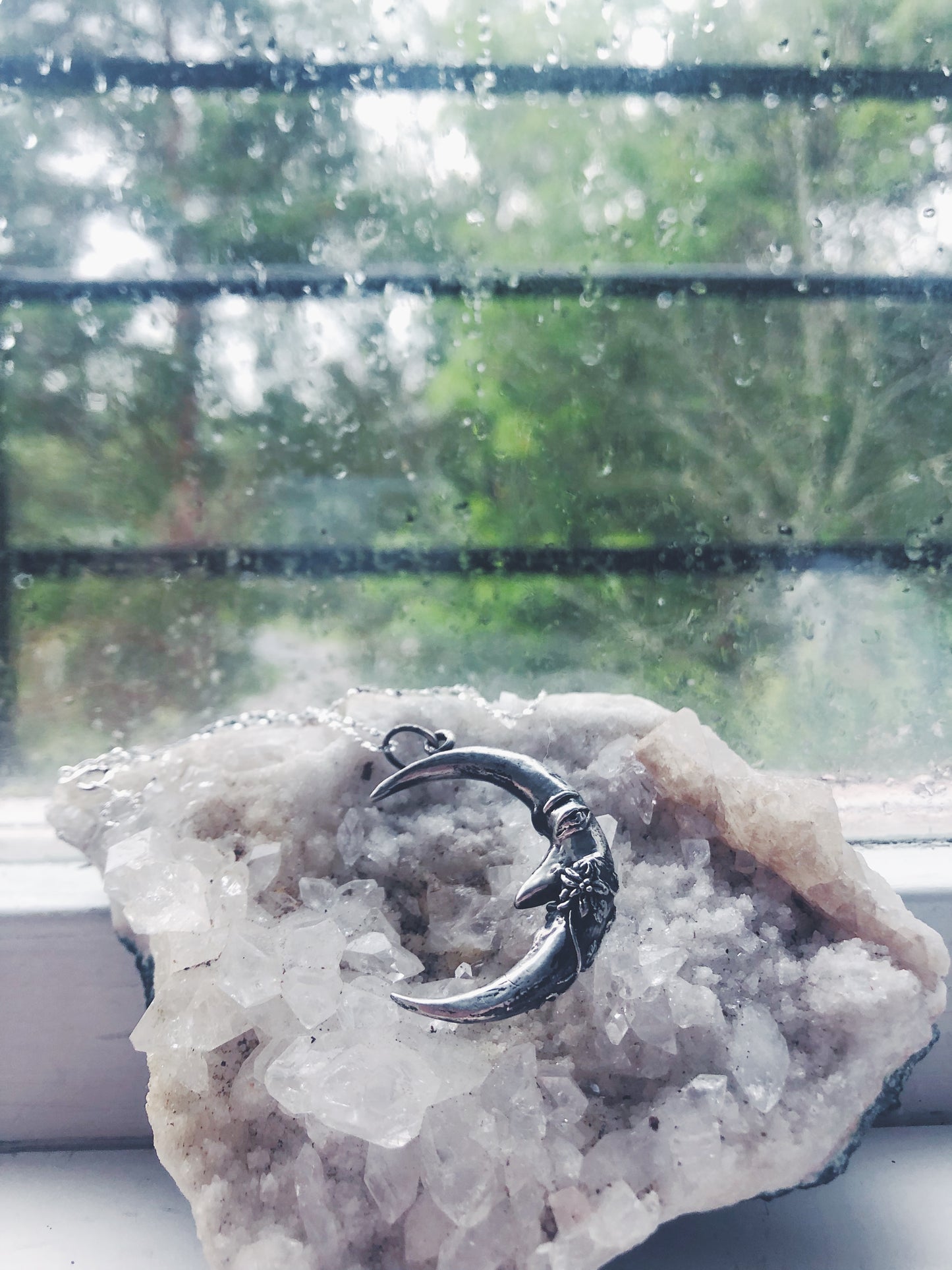 lune II // large crescent pendant