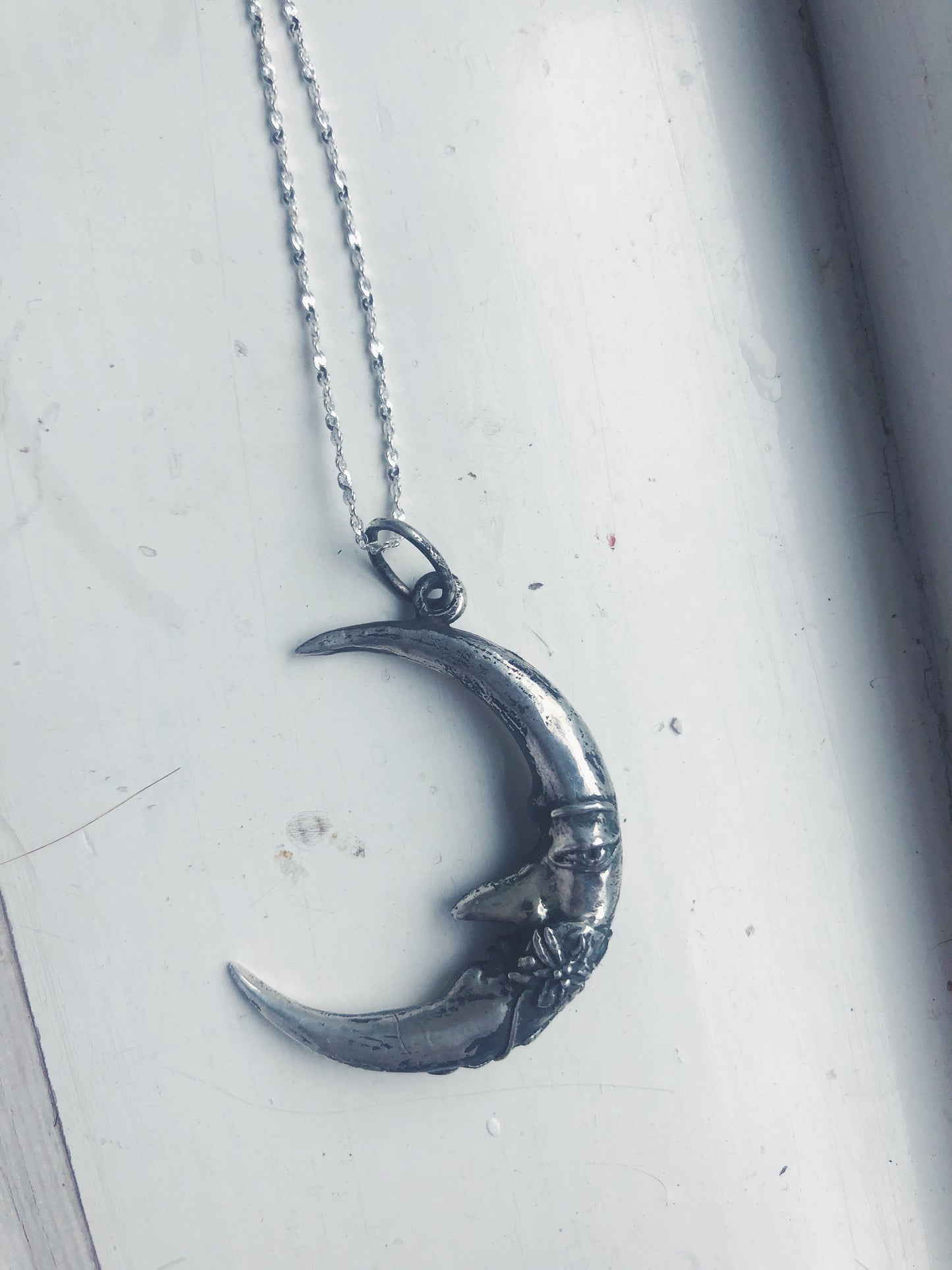 lune II // large crescent pendant