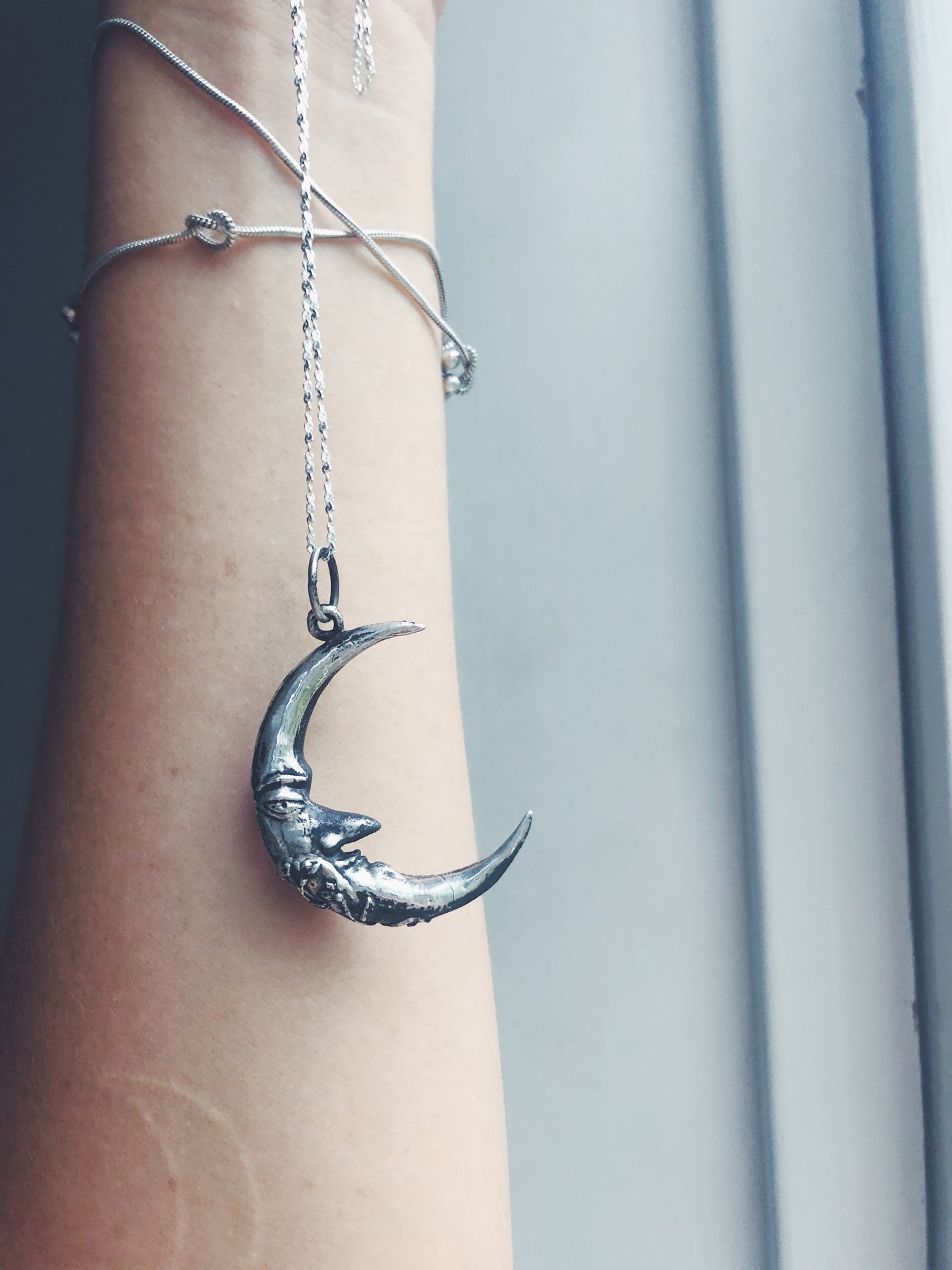 lune II // large crescent pendant