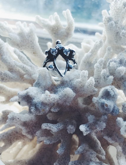 mini portal ring // 'triple crown'