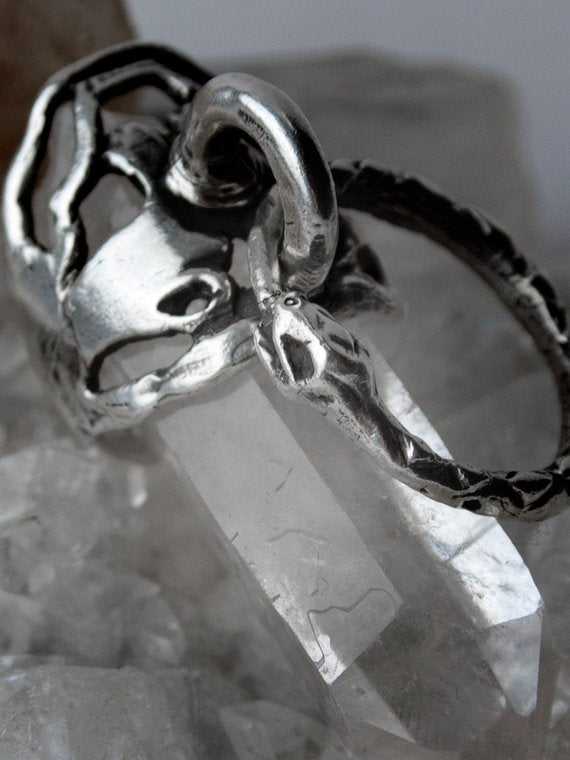 door knocker silver ring // ouro knuckle