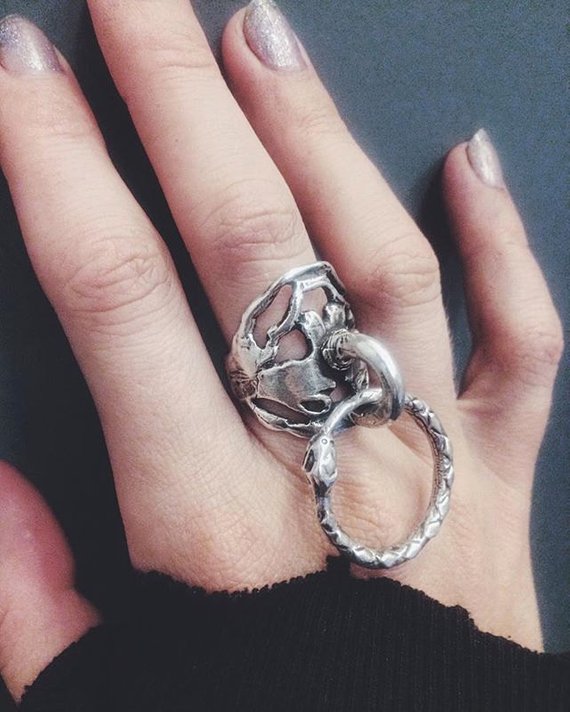 door knocker silver ring // ouro knuckle