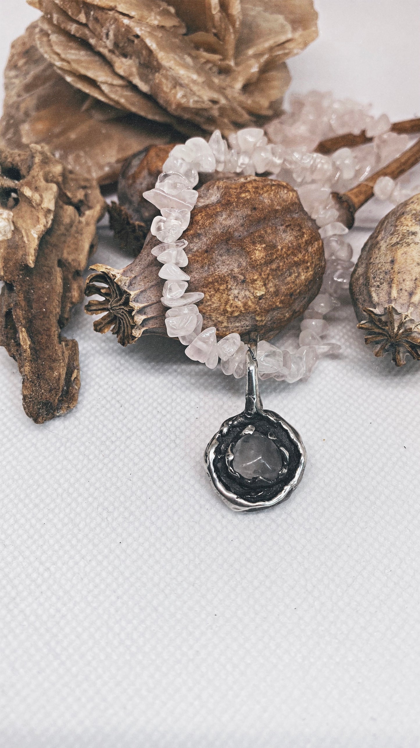 ꩜ volua ꩜ rose medallion