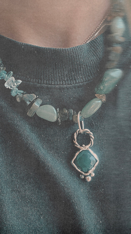 ꩜ volua ꩜ rocky facet onyx green goddess – silver handmade green onyx goddess necklace, artisan symbolic jewellery, one of a kind heirloom talisman