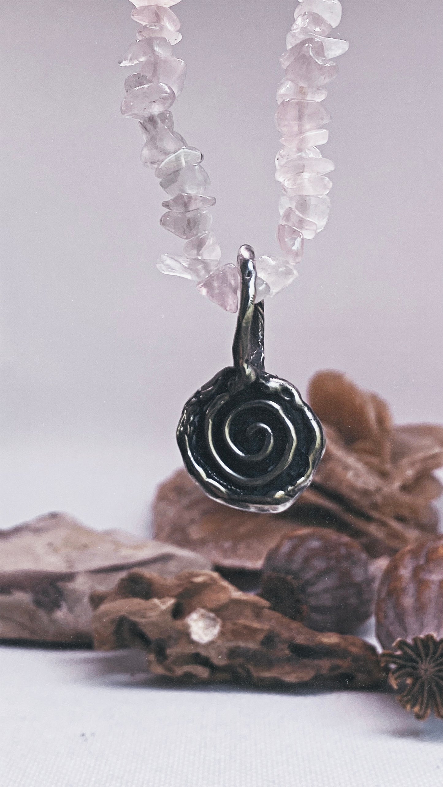 ꩜ volua ꩜ rose medallion