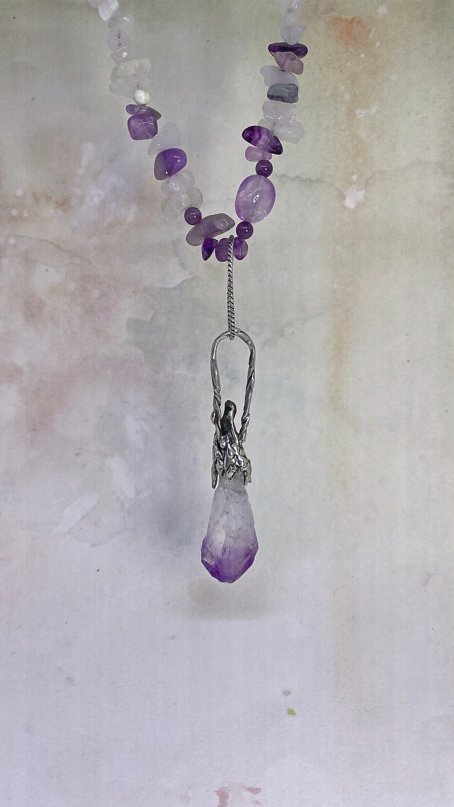 ꩜ volua ꩜ drippy amethyst point cap pendant on chunky gradient mineral strand