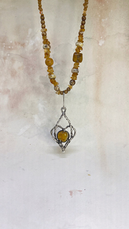 ꩜ volua ꩜ honey glow agate pendant on earthen love mineral strand