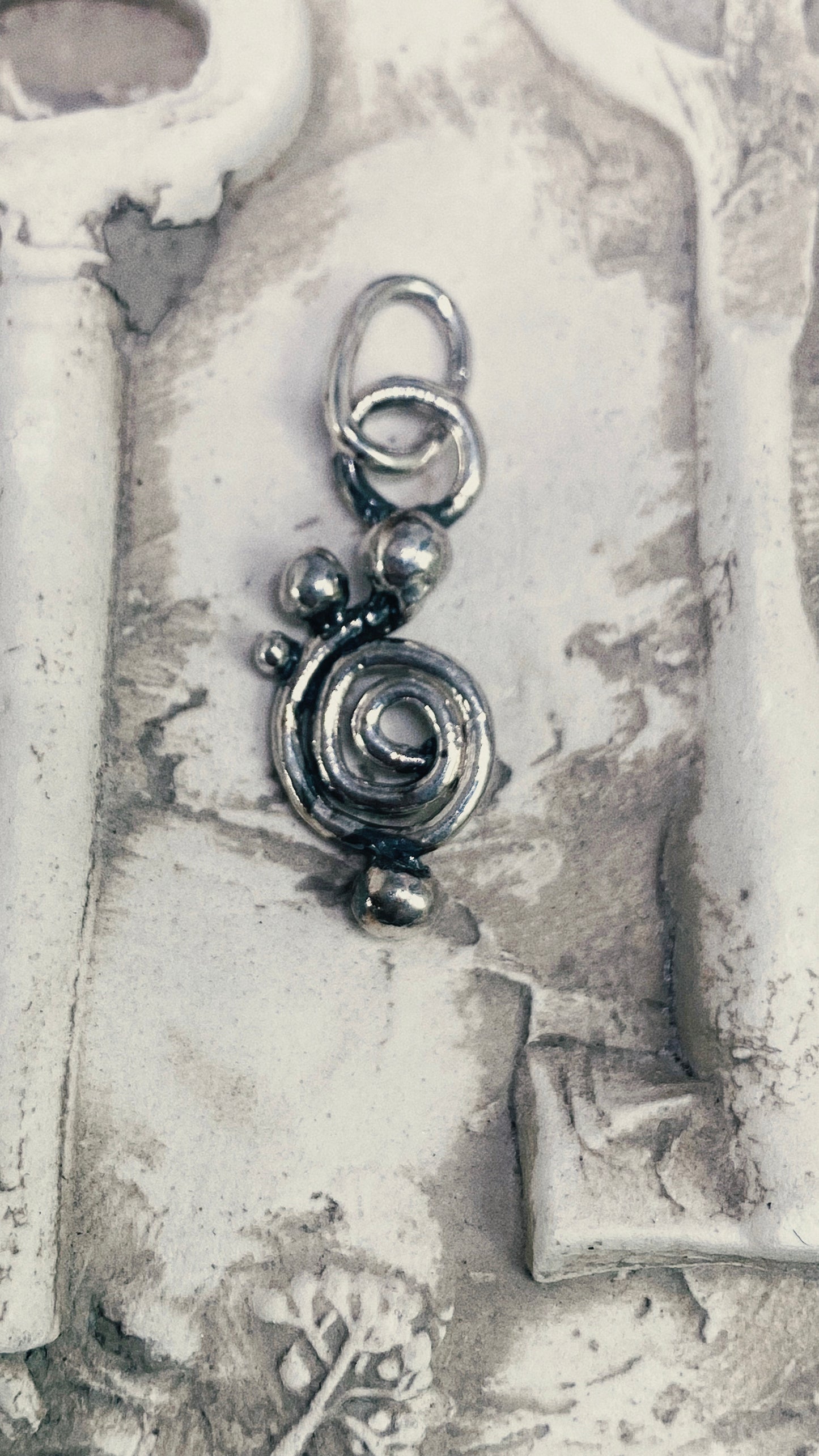 mini droplet clef spiral on chunky gem gradient 𓅪 corvina 𓅪
