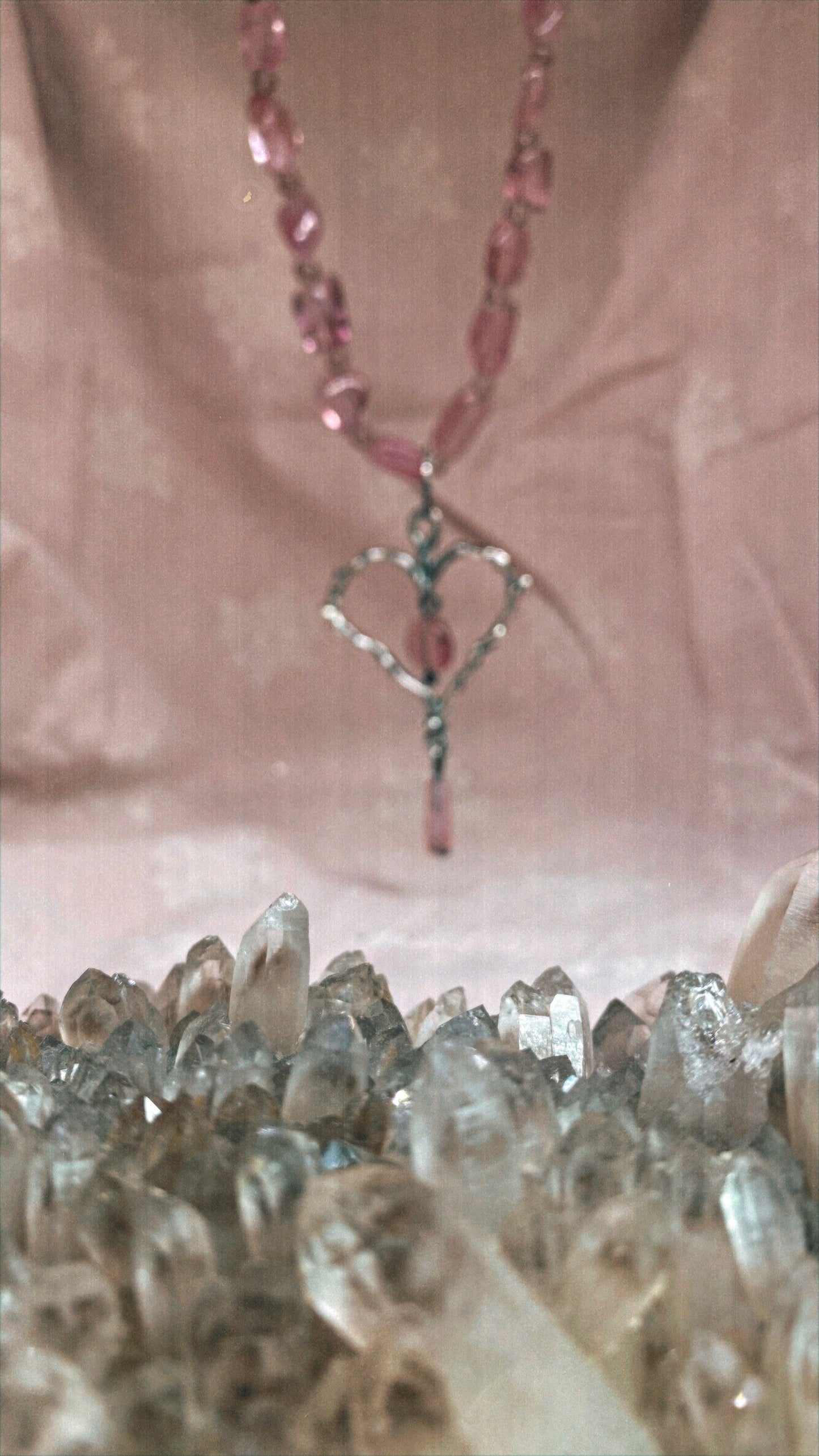 ꩜ volua ꩜ tourmaline heart drops