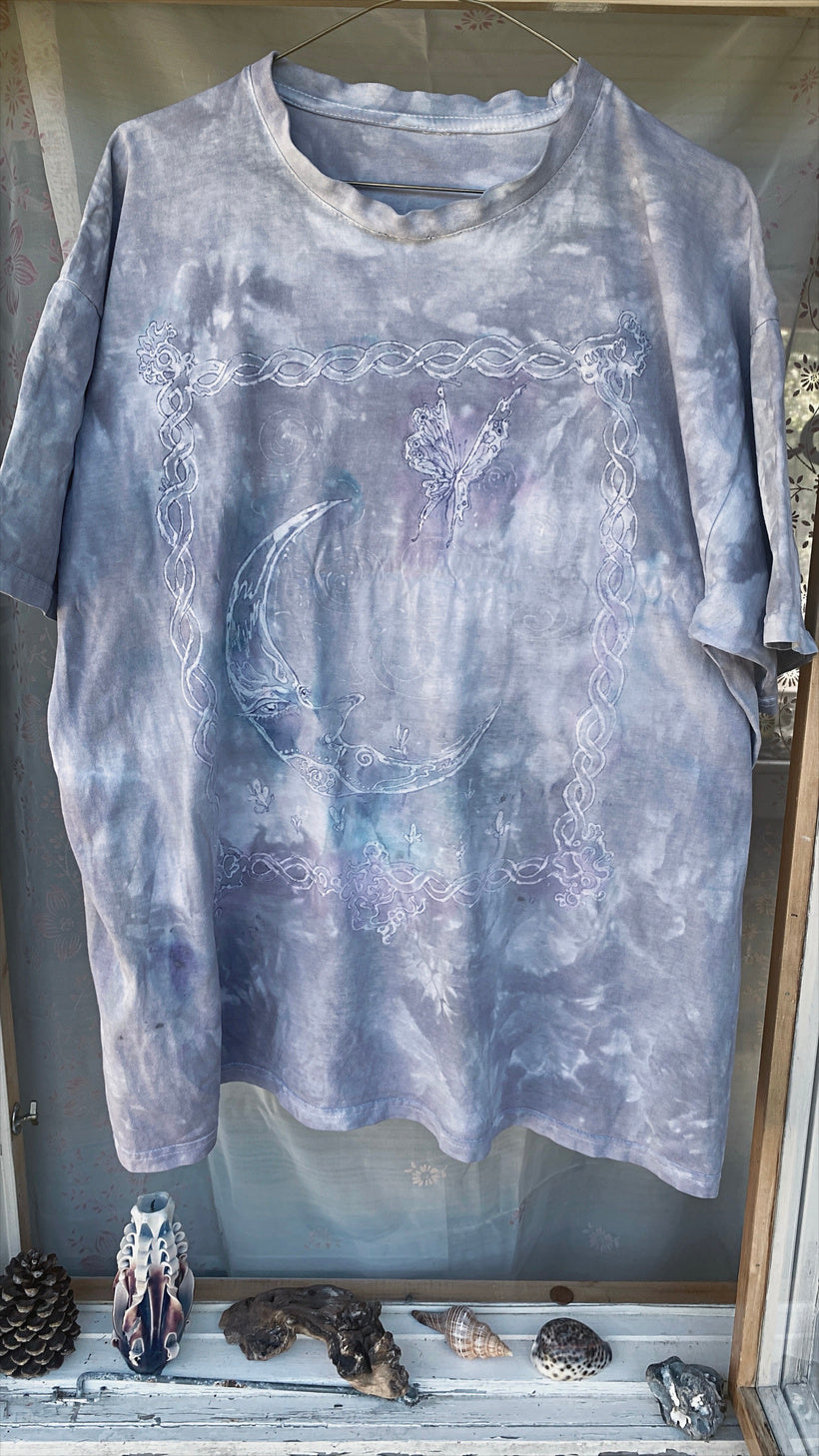 butterfly crescent tee