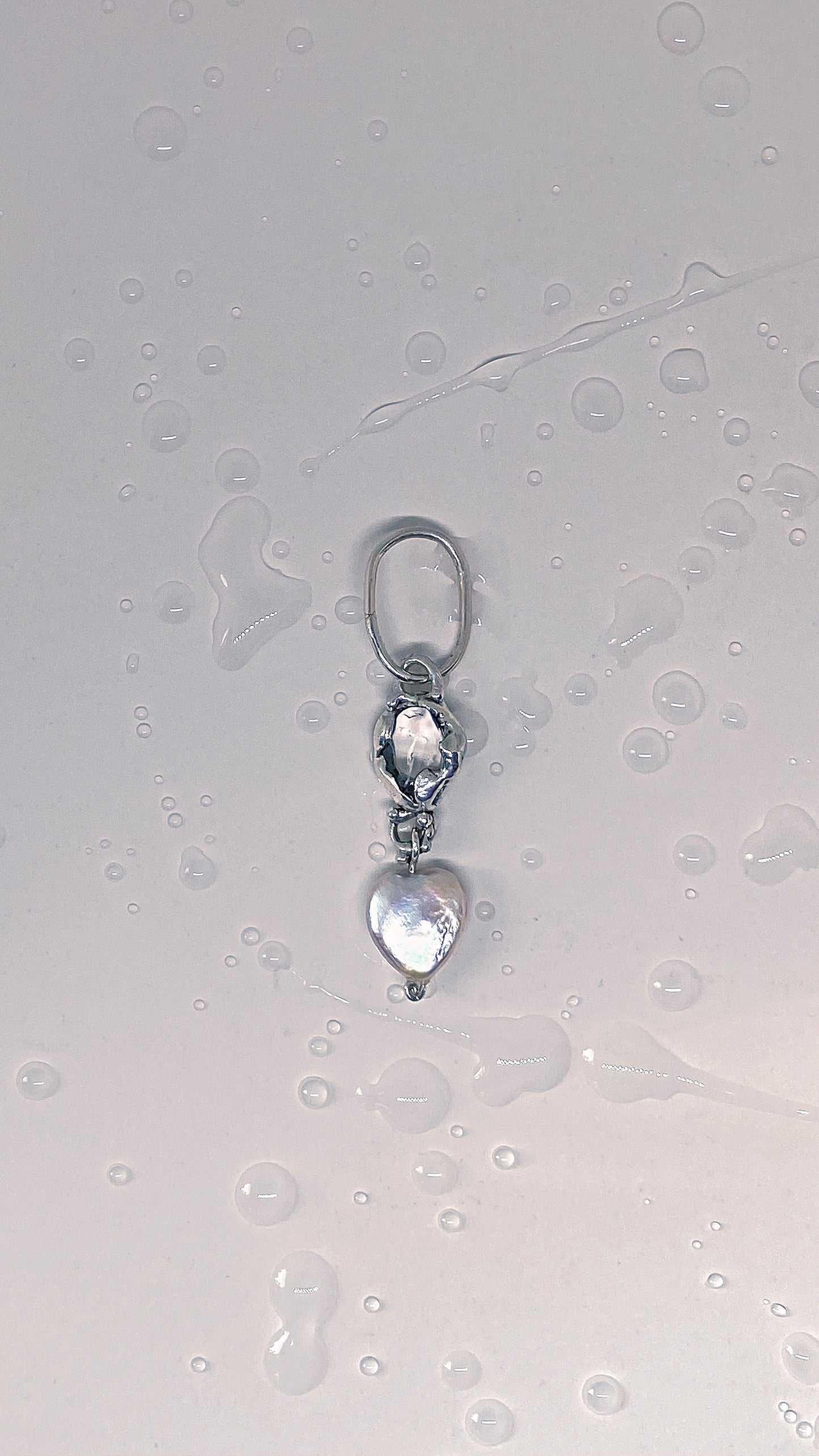 ᠅ sunken city ᠅ clear eye dangle heart pearl pendant