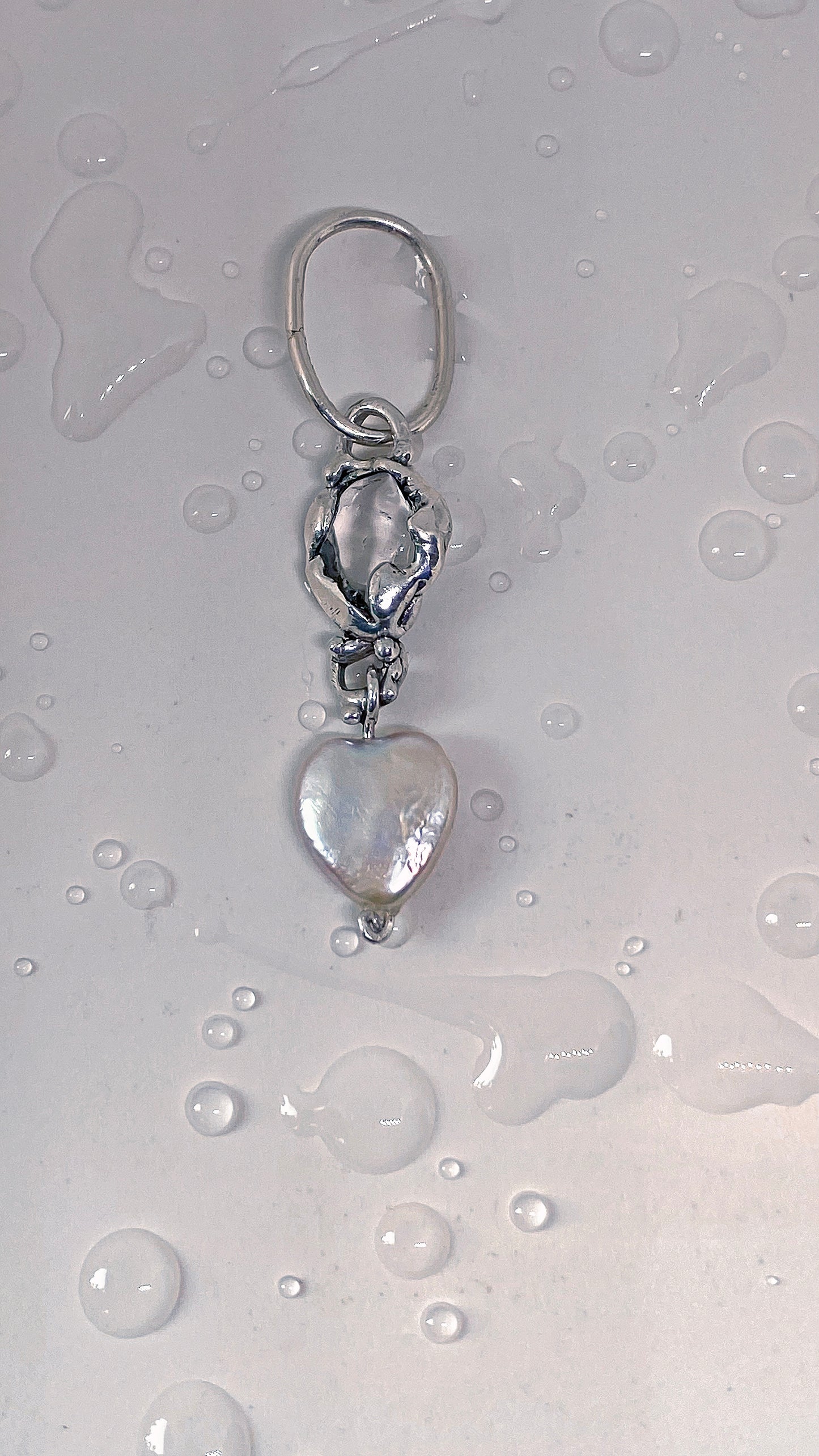 ᠅ sunken city ᠅ clear eye dangle heart pearl pendant