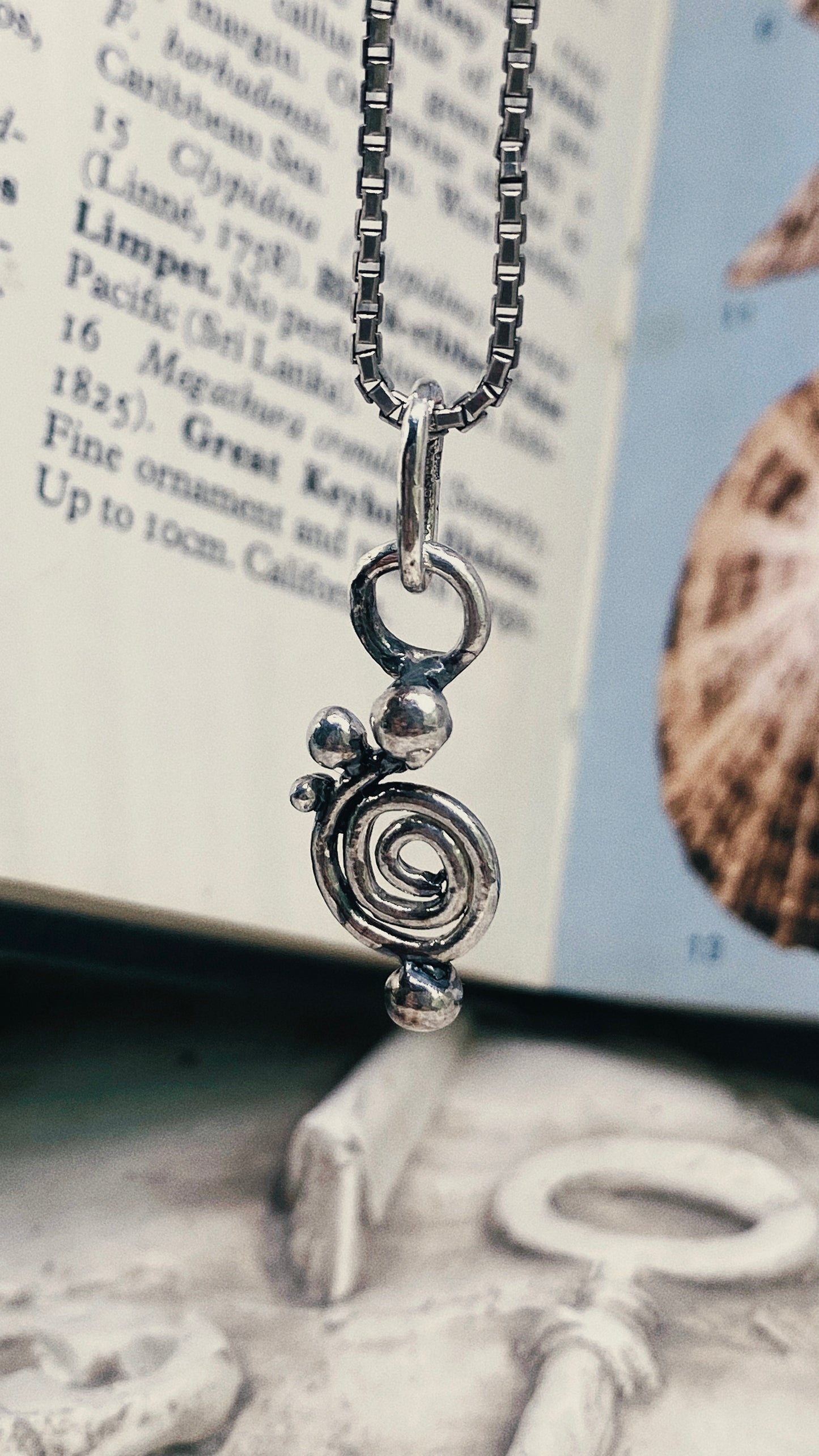 mini droplet clef spiral on chunky gem gradient 𓅪 corvina 𓅪