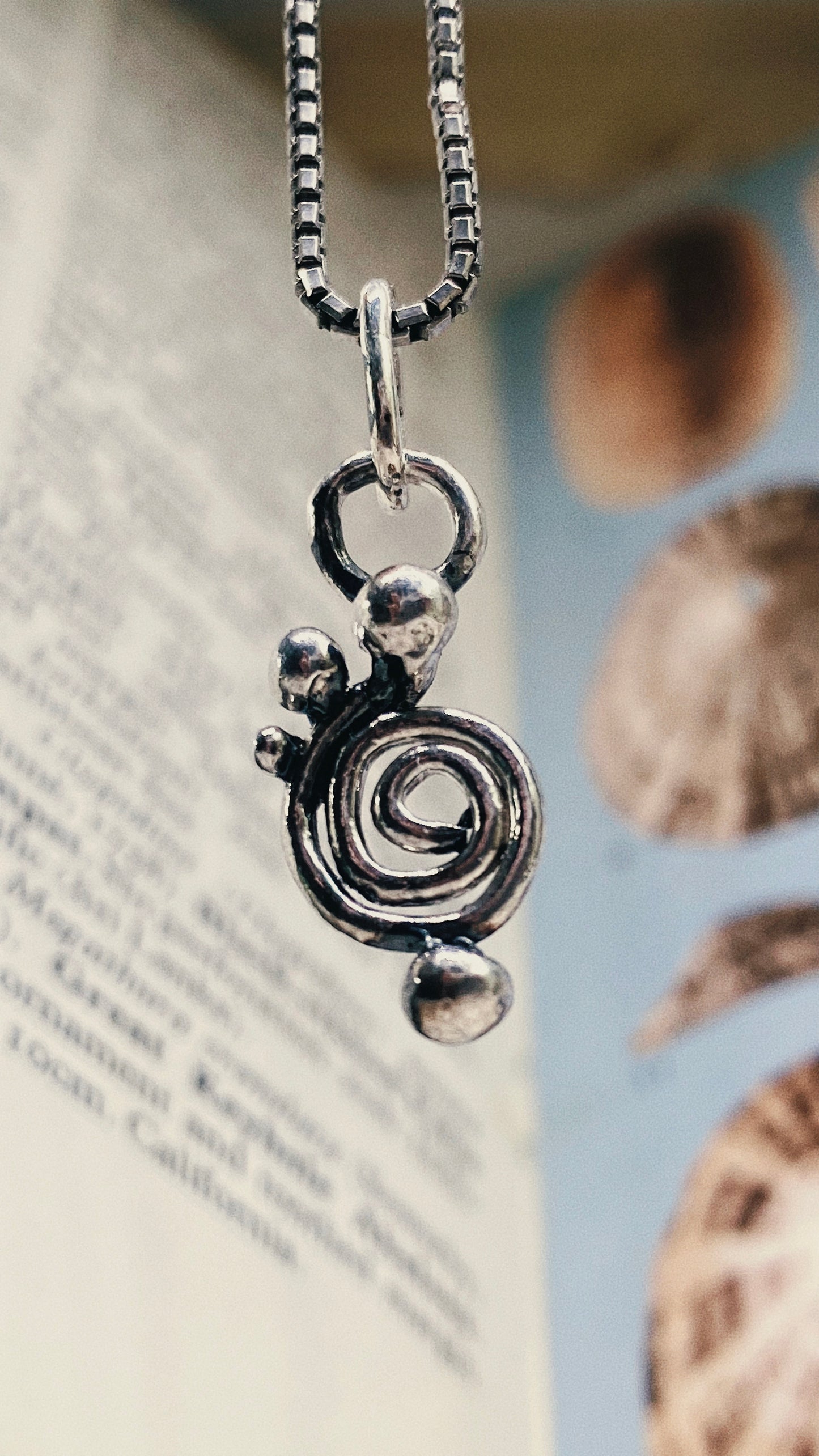 mini droplet clef spiral on chunky gem gradient 𓅪 corvina 𓅪