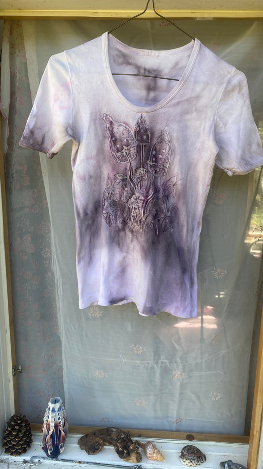 dusty shroomy meadow tee