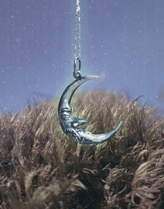lune II // large crescent pendant