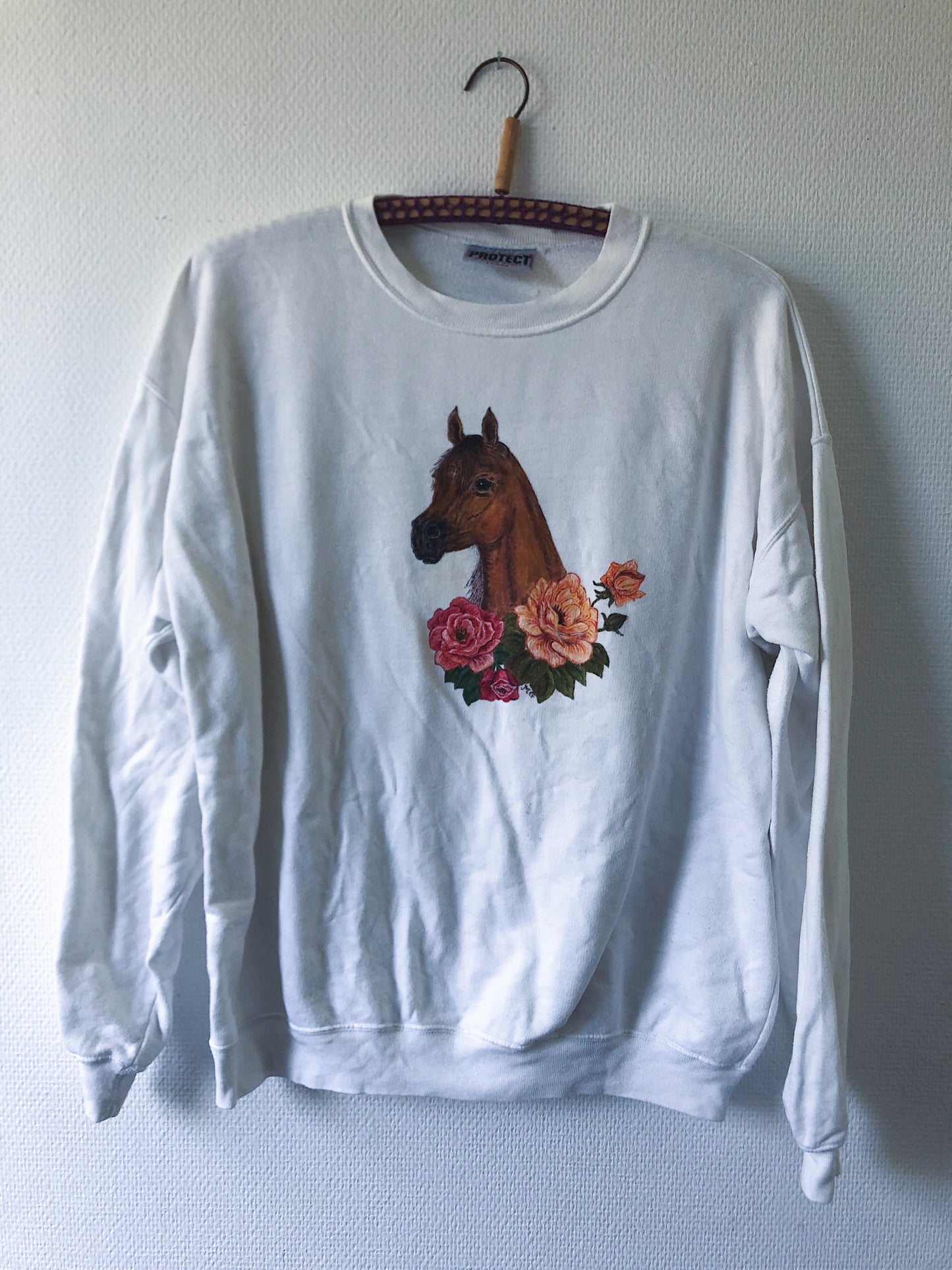 vtg floral horse portrait print sweater