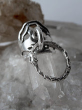Load image into Gallery viewer, door knocker silver ring // ouro knuckle